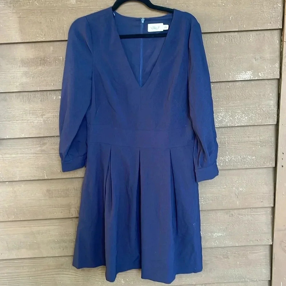 Eliza J V-neck navy dress with pockets size 12